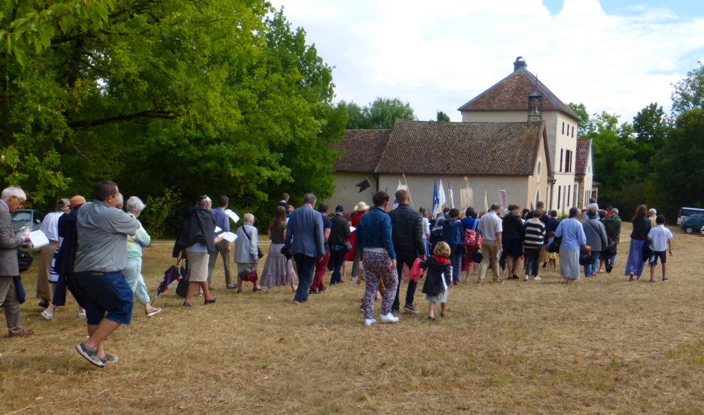 La procession dans le parc